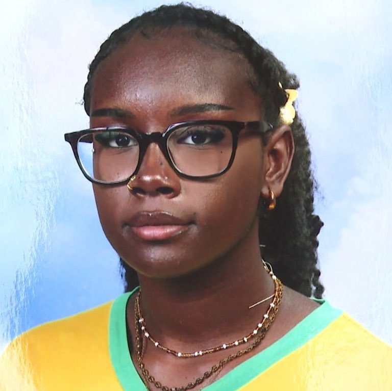 99amicalement's tweet image. Tyah 16 ans🕊️et Camélia 17 ans🕊️ sont décédé à cause du harcèlement subi au lycée.

le harcèlement doit être pris au sérieux et considérer par tout le monde, le harcèlement tue et ne laisse que tristesse et regrets.

Mes pensées vont vers les proches de Tyah et Camélia 🙏🏿❤️