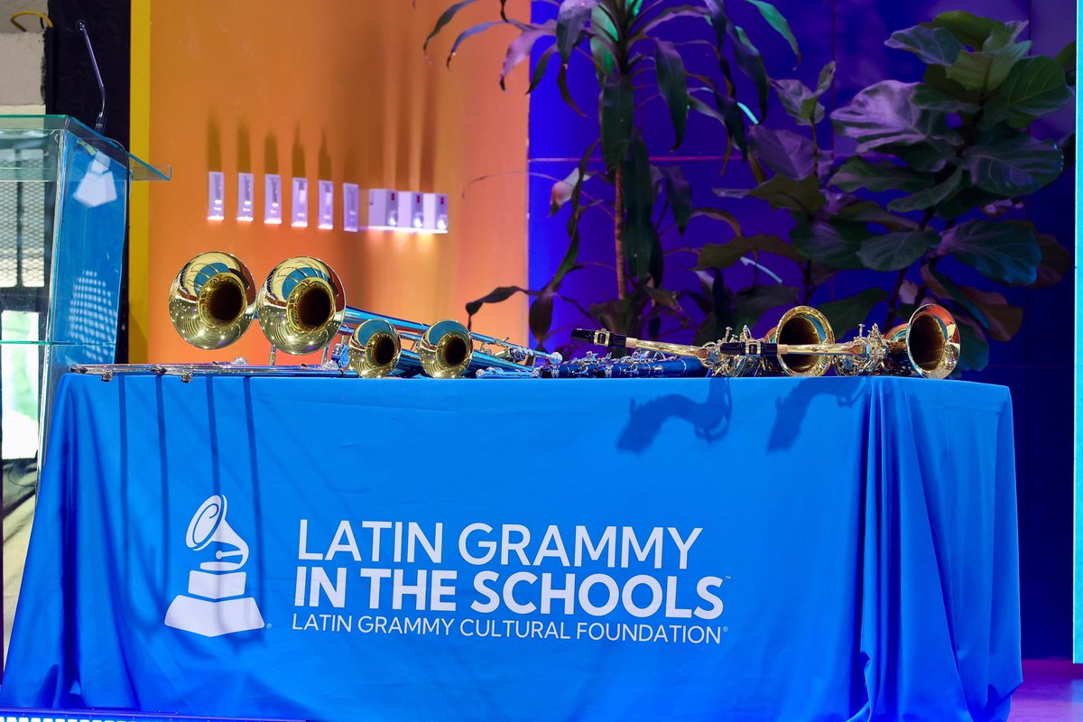 MeducaPma's tweet photo. El Instituto Rubiano recibió una donación de instrumentos musicales para la banda del colegio a través de #LatinGRAMMYEnLasEscuelas 
@LatinGRAMMYFdn @SonyMusicLatin y @Bozamusica

Esta donación permitirá que más estudiantes se acerquen a la música y desarrollen su talento. https://t.co/wPmO8hp7mL