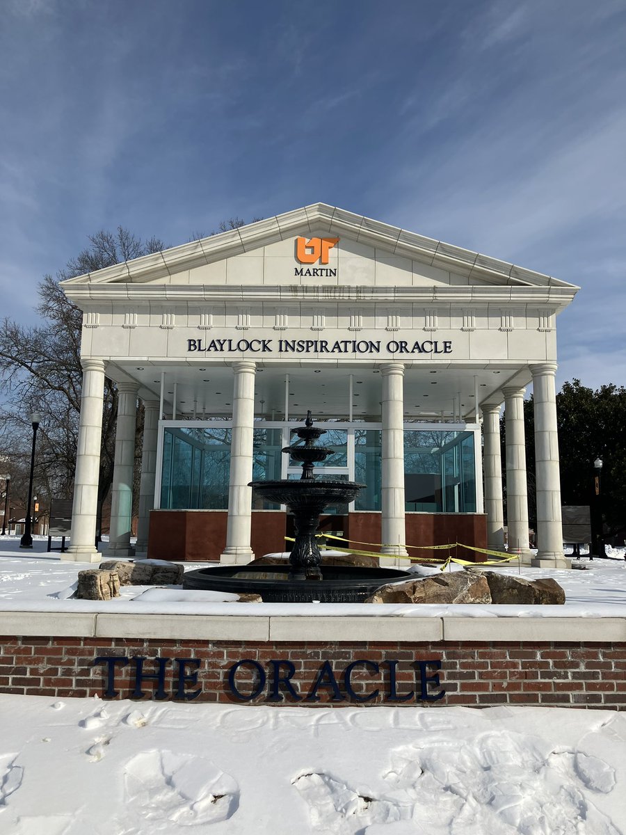 wxbryson's tweet photo. I see Martin, TN saved me a plate of copious snow while I was in Houston😂❄️

These are some pics I captured yesterday and today on UT Martin’s main campus! Great to be back to enjoy the snow!

#accessweathercentral #tnwx #kywx #fyp #explore #snow #winter https://t.co/f0h7a3C2iz