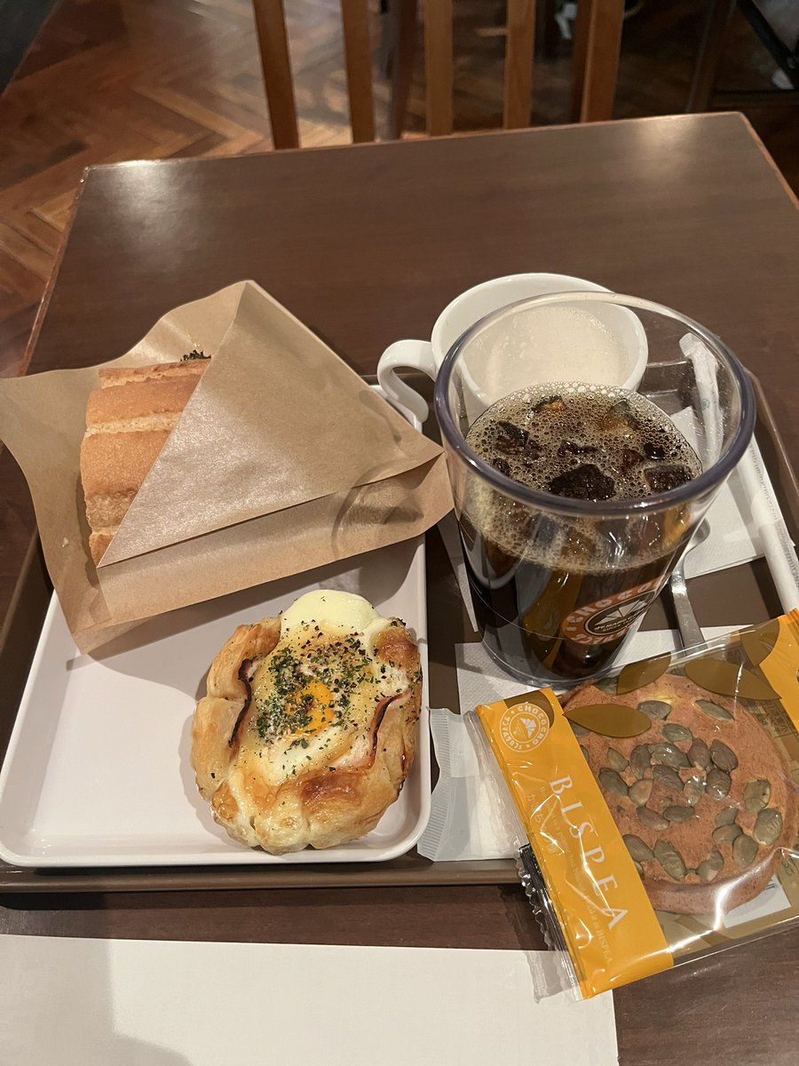 人間ドック終わった！
しばらく時間空くので遅めの朝食中！
