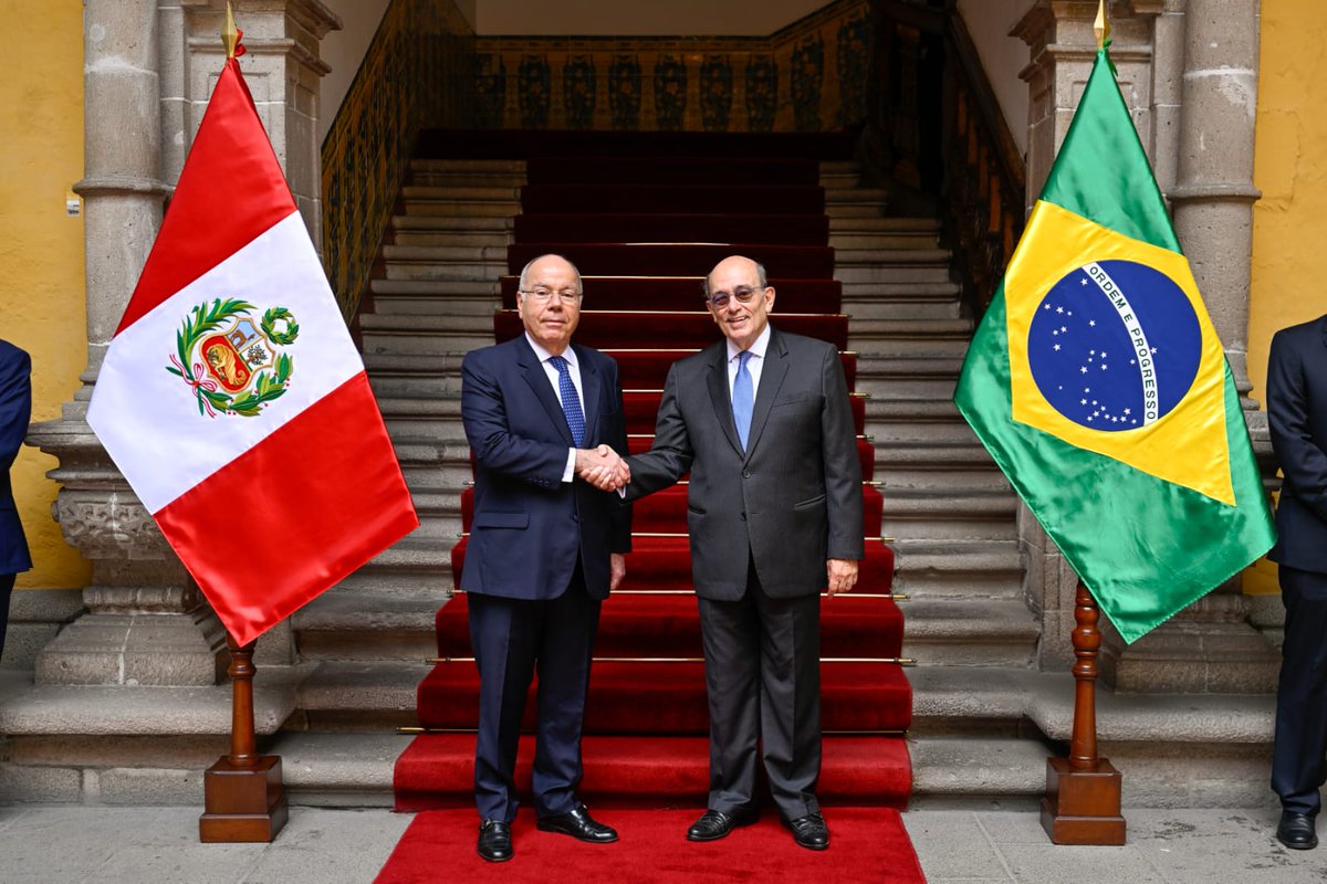#NoticiasTorreTagle | El canciller Hugo de Zela recibió en Lima a su homólogo del Brasil, Mauro Vieira, en una visita oficial que reafirmó los históricos lazos de amistad y cooperación entre ambos países. Ambas autoridades coincidieron en la necesidad de modernizar la Alianza