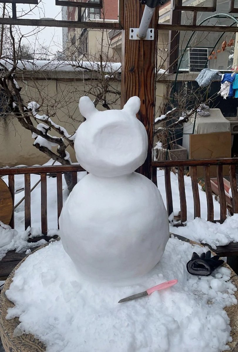RosettaJeanTea's tweet photo. Looking snow-tastic and ready for some hugs! Bringing some warm, cozy energy to this freezing day! 💖☃️#SnowBunny #WinterWhimsy #CozySeason https://t.co/vfPYs5LKXW