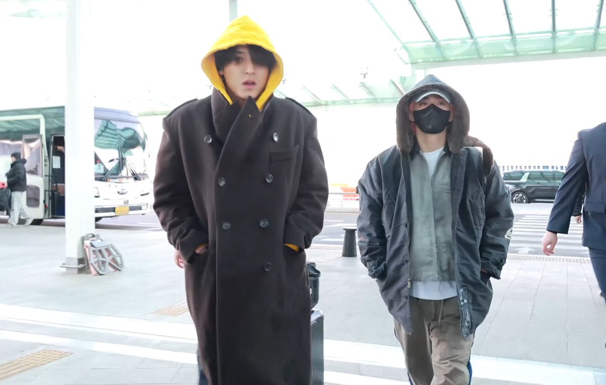 wonubliss's tweet image. safe skies, cxm! 🖤✈️