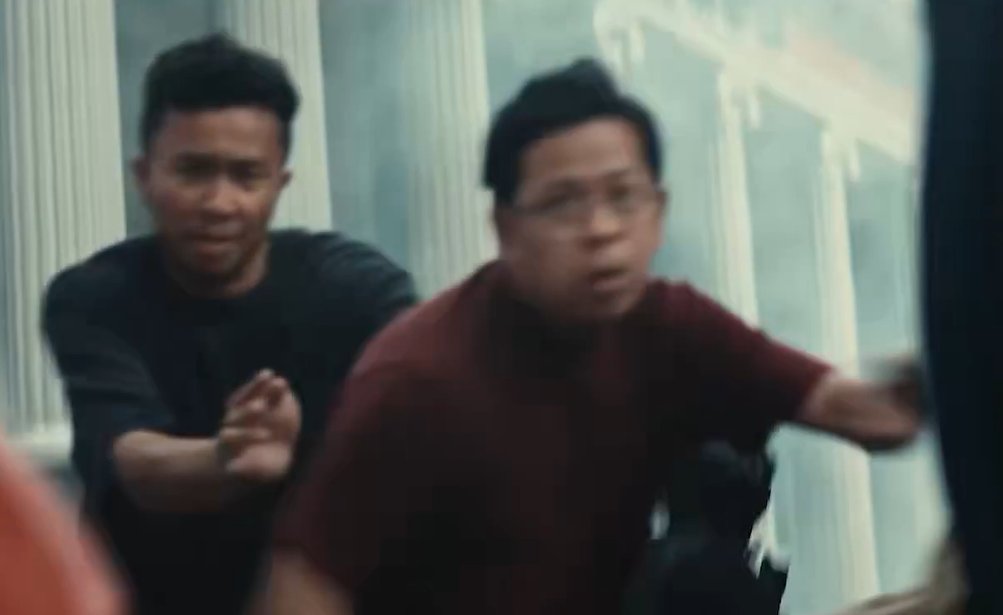 silverniceguy's tweet photo. @zhafvlog @sofyank96 @mshaffuan07 Hahahha...diorang berdua pun ada dalam screen..apa2 pun...nice..good luck. tak sabar nak tunggu next clips.. https://t.co/vbNh8ItE5Y