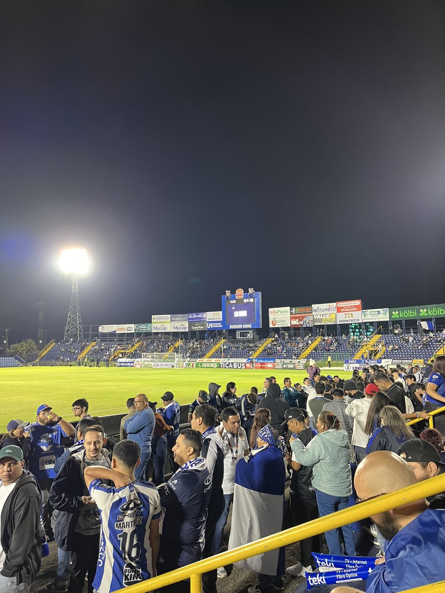 sebas_gdez's tweet photo. ¿Sabían ustedes que, sin garantías individuales, la libertad de movimiento podría ser limitada y habría toques de queda, lo cual no nos permitiría venir a ver partidos de fútbol? Para pensar… https://t.co/0UlyqktHRo