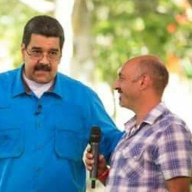 Marcelo Abdala, el promotor de la actividad en favor de Maduro, no solo es un viejo meado, sino que es [adivinemos] amigo de Maduro. 

Cuando te hablen de soberanía, recuerda que se refieren a crimen e impunidad.