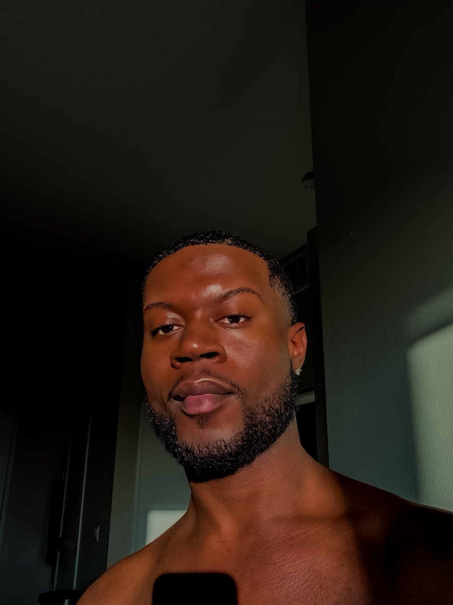 ChocolateKiiing's tweet photo. 🌅 https://t.co/pL3RRcXqYE