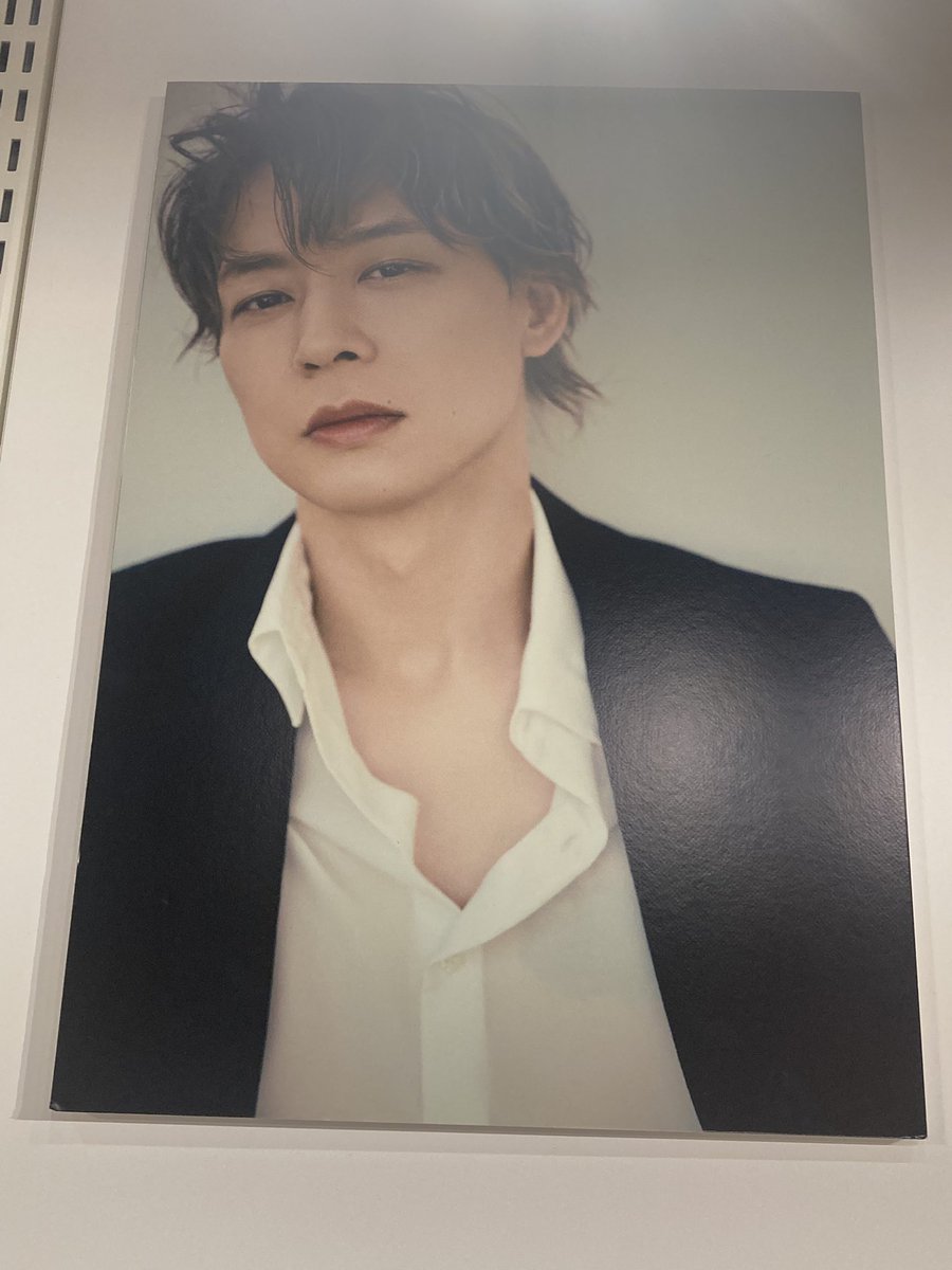 p36FPV5gQT74ajR's tweet image. 渋谷　HMV

朝一来ました

バックまだあります

#ユチョン
#裕
＃HMV 渋谷