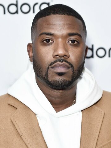 dailyzest's tweet image. Ray J says his heart is ‘only beating like 25%’ due to damage from heavy use of drugs, alcohol. “Just almost died!! I’m alive because of your prayers and support!!” the singer wrote in an Instagram caption posted Sunday.