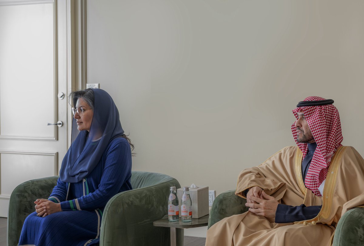 التقى صاحب السمو الملكي الأمير خالد بن سلمان بن عبدالعزيز #وزير_الدفاع في العاصمة الأمريكية واشنطن، اليوم، عضو مجلس الشيوخ الأمريكي السيناتور ليندسي غراهام.
وجرى خلال اللقاء استعراض علاقات الصداقة التاريخية والتعاون المشترك بين البلدين، وبحث تطورات الأوضاع الإقليمية والدولية،