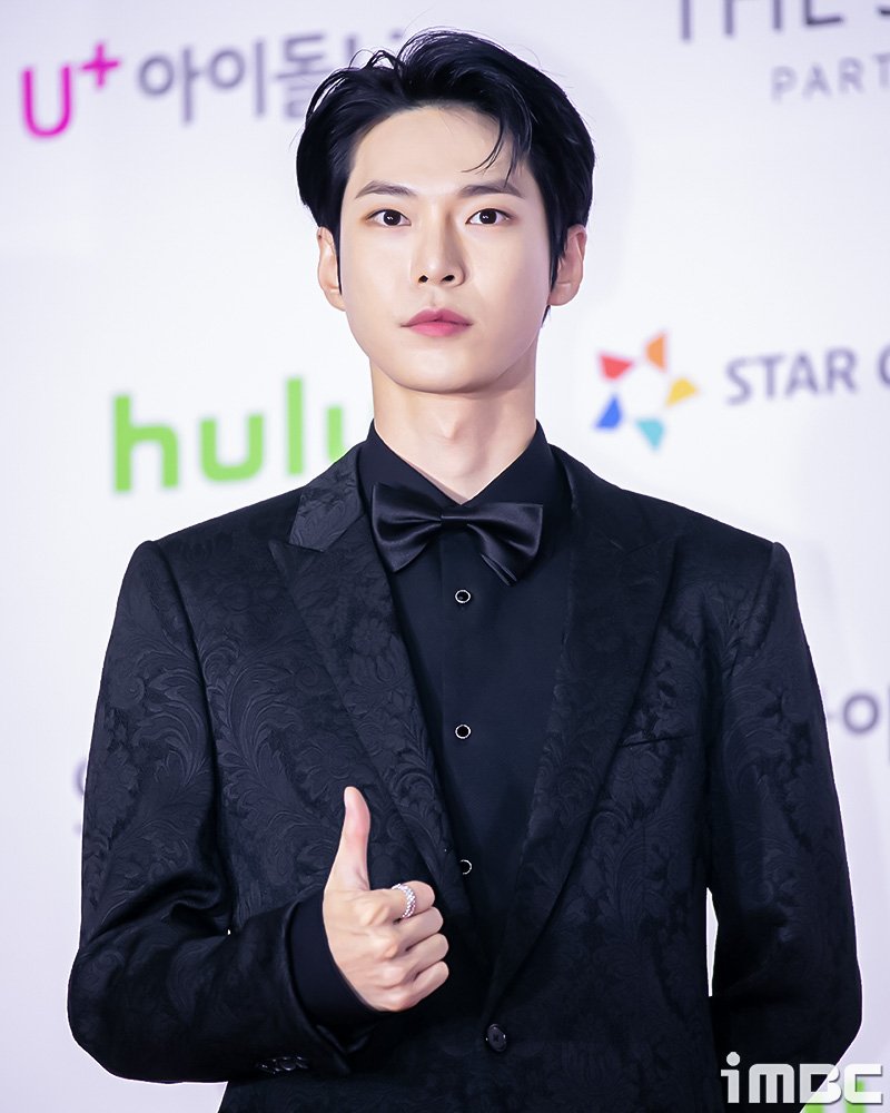 NCT 도영, 군 복무 중에도 선행…자립준비청년 위해 1억 기부 
#NCT #엔시티 #도영 #DOYOUNG #군복무 #군대 #선행 
#자립준비청년 #1억기부 #월드비전 #후원금 #iMBC연예 

국제구호개발 NGO 월드비전은 "도영이 자신의 생일을 맞아 자립준비청년 지원사업을 위해 후원금 1억 원을 전달했다"고 30일