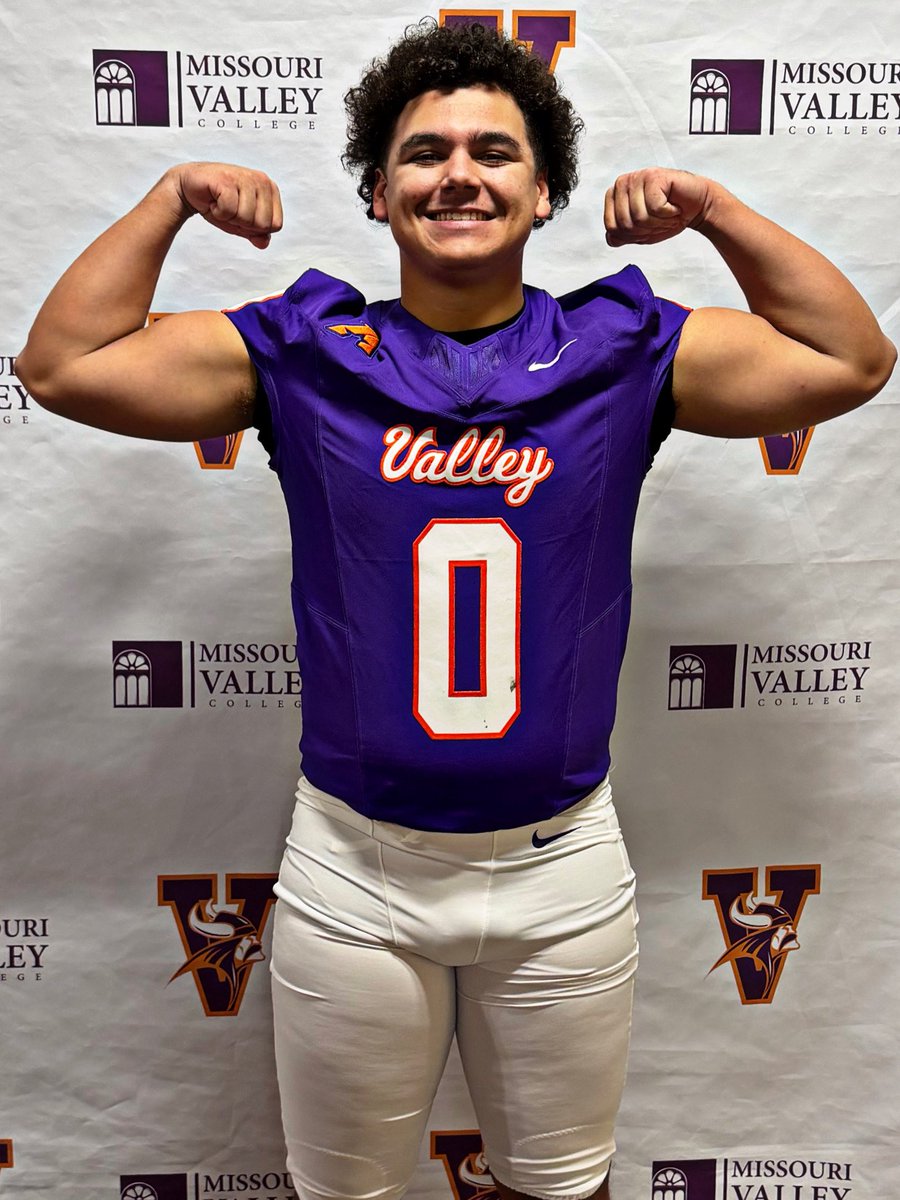 CoachT256's tweet photo. Big time OV @MovalFootball ! @Qblack_3 has them boys on the verge of turning the program around! Excited for the potential opportunity to be a part of the program! @CaydenOliver17 had a blast!

@PrepRedzoneAL @DexPreps @AL6AFootball @HallTechSports1 @coachritter18 @dhsfoot_ball @Coach_Griffin32 @coach_emays @decaturdaily @NAIAFBALL