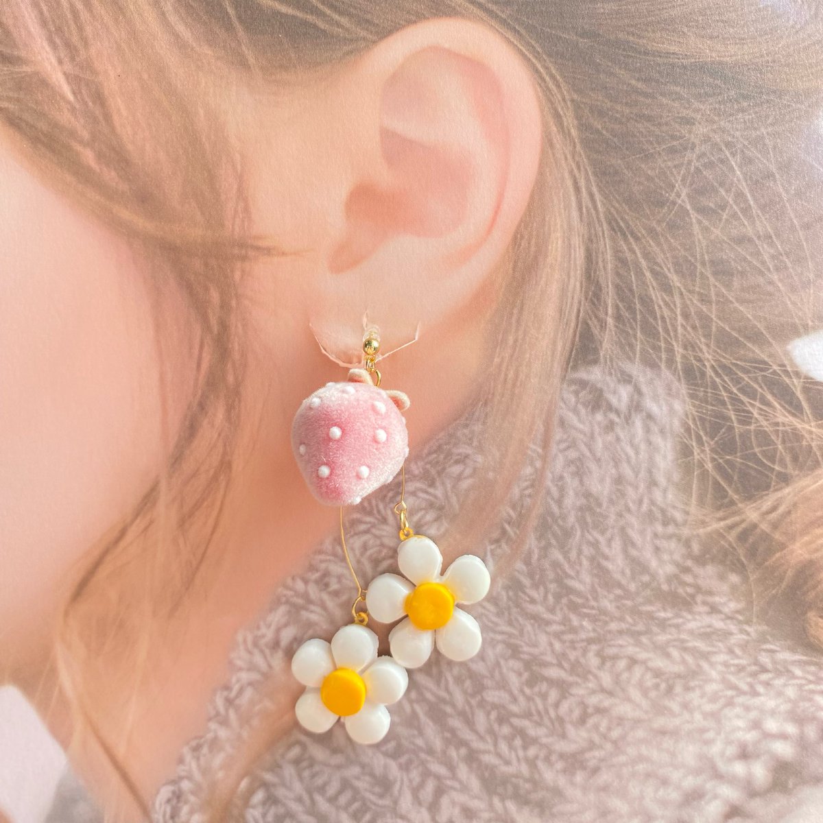 ふわふわフロッキーのいちごとクレイで作ったいちごのお花がかわいい