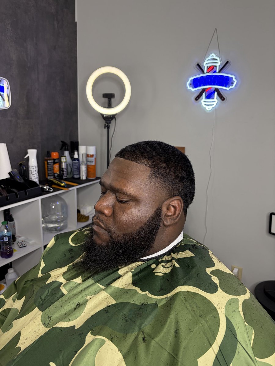 JalenHicks35's tweet photo. Rock Hill Barber if you in the Carolina’s come get a fade 🔥💈 https://t.co/Ja8xD8i62F