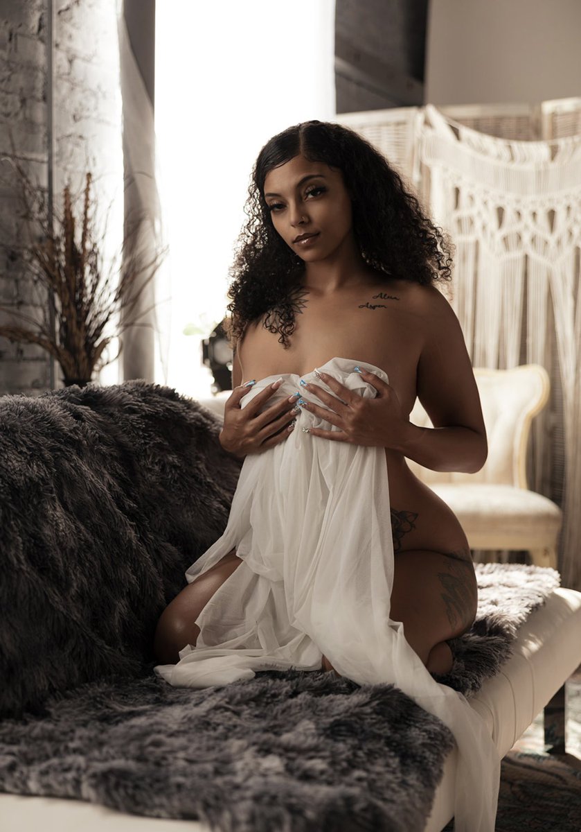 so hard to look away 🙈

RT for a follow back 💙