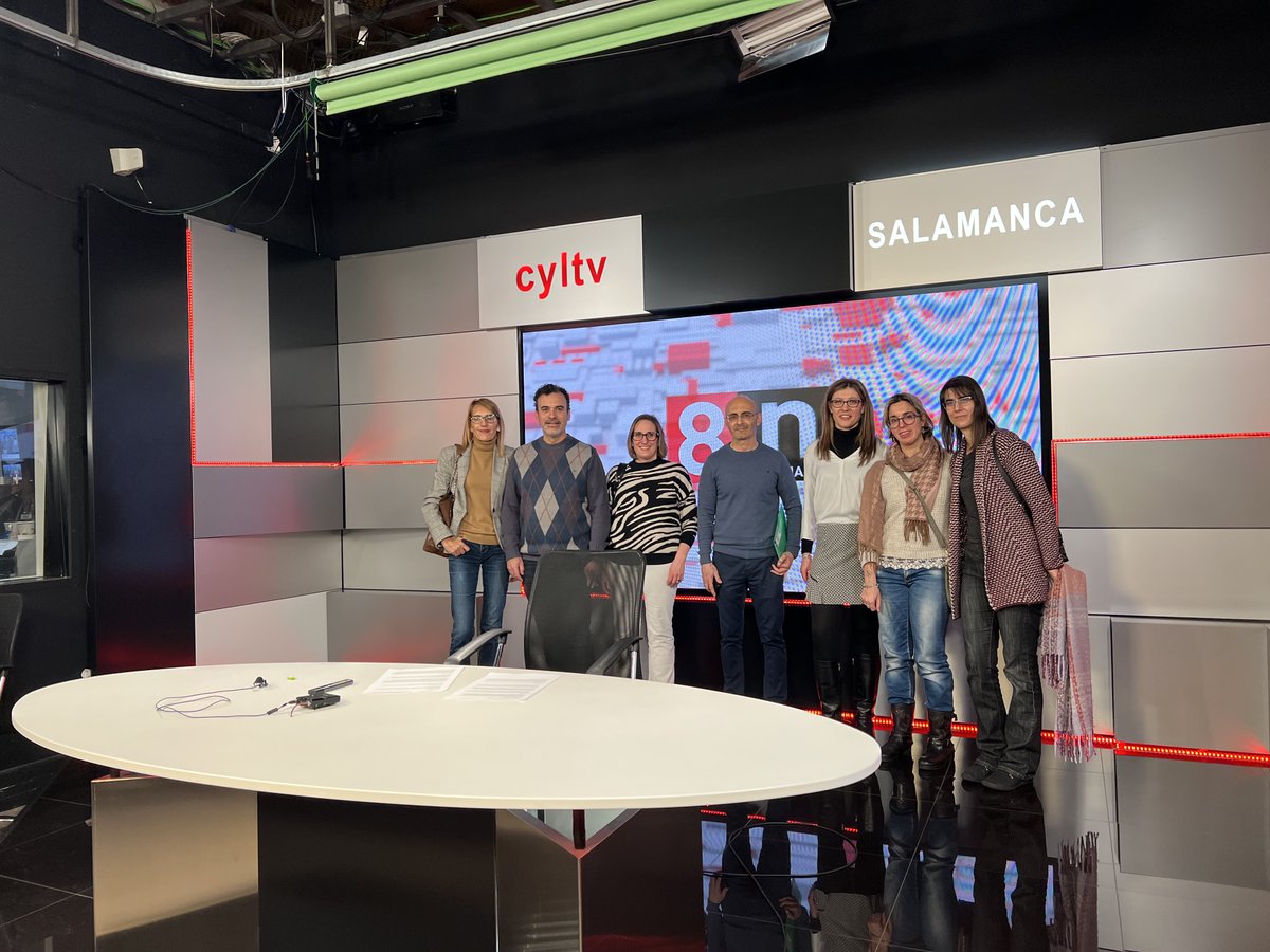 InstitutoSenara's tweet photo. Hoy, los profesores del PIE #Filma del @InstitutoSenara , hemos podido disfrutar de una visita a la @la8salamanca viendo su funcionamiento. @CRA_ViaPlata @cfiesalamanca https://t.co/6yNXmp6o67
