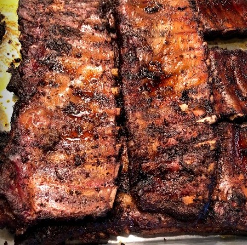 If you're having a Big Game Party on Sunday, February 8th, let us help you out with the food! Our Family Packs feed a small crowd, or we do buffet style as well. We even cater our desserts! 🐖
See more: pigstands.com/menu/catering-…
