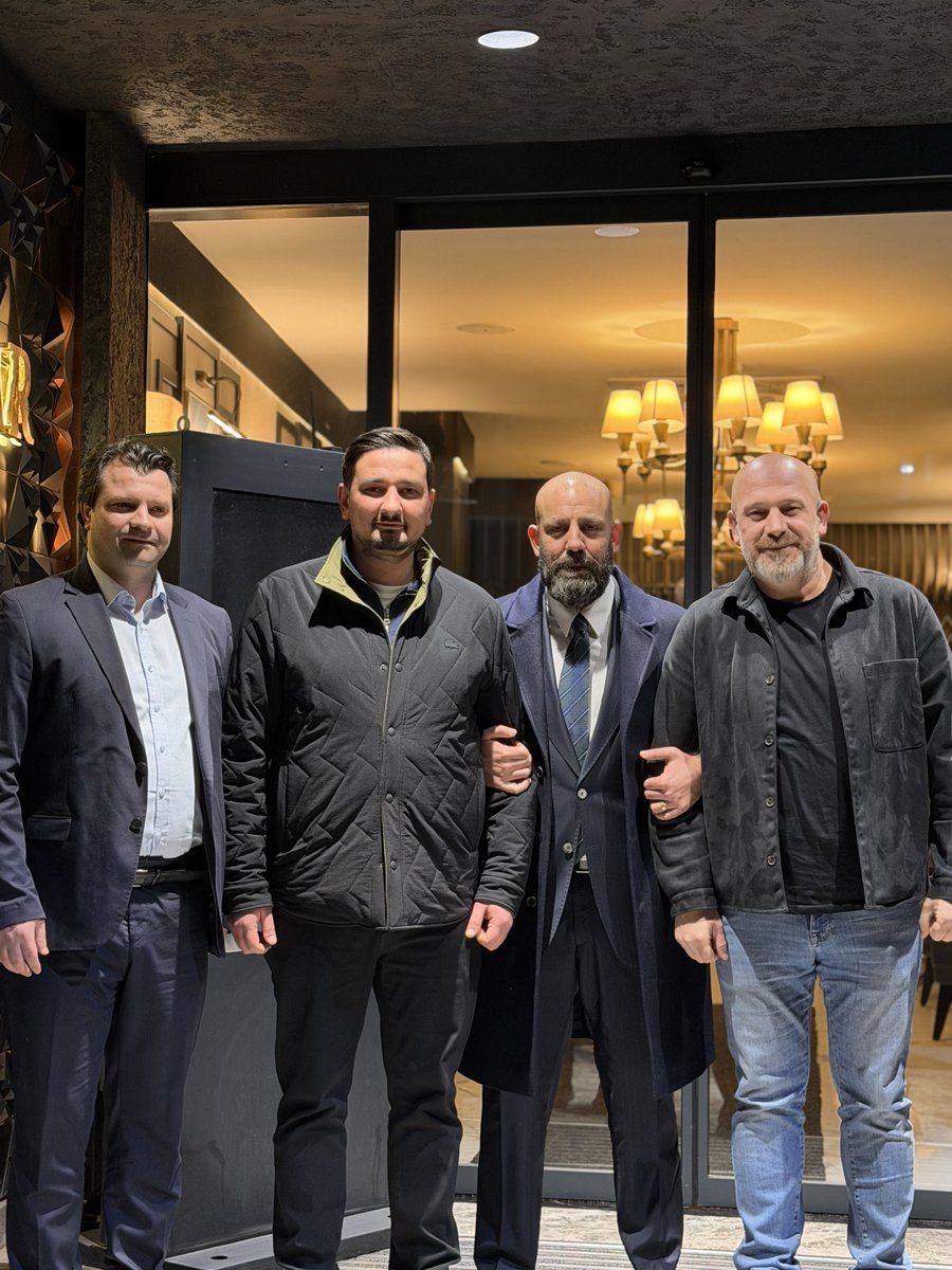 Bizleri kırmayıp İş Adamları Birliğimizin toplantısına katılım sağlayan ve kıymetli bilgiler veren değerli ağabeyim <a href="/RasitEmirSuer/">Raşit Emir Süer</a> ‘e teşekkür ediyoruz.