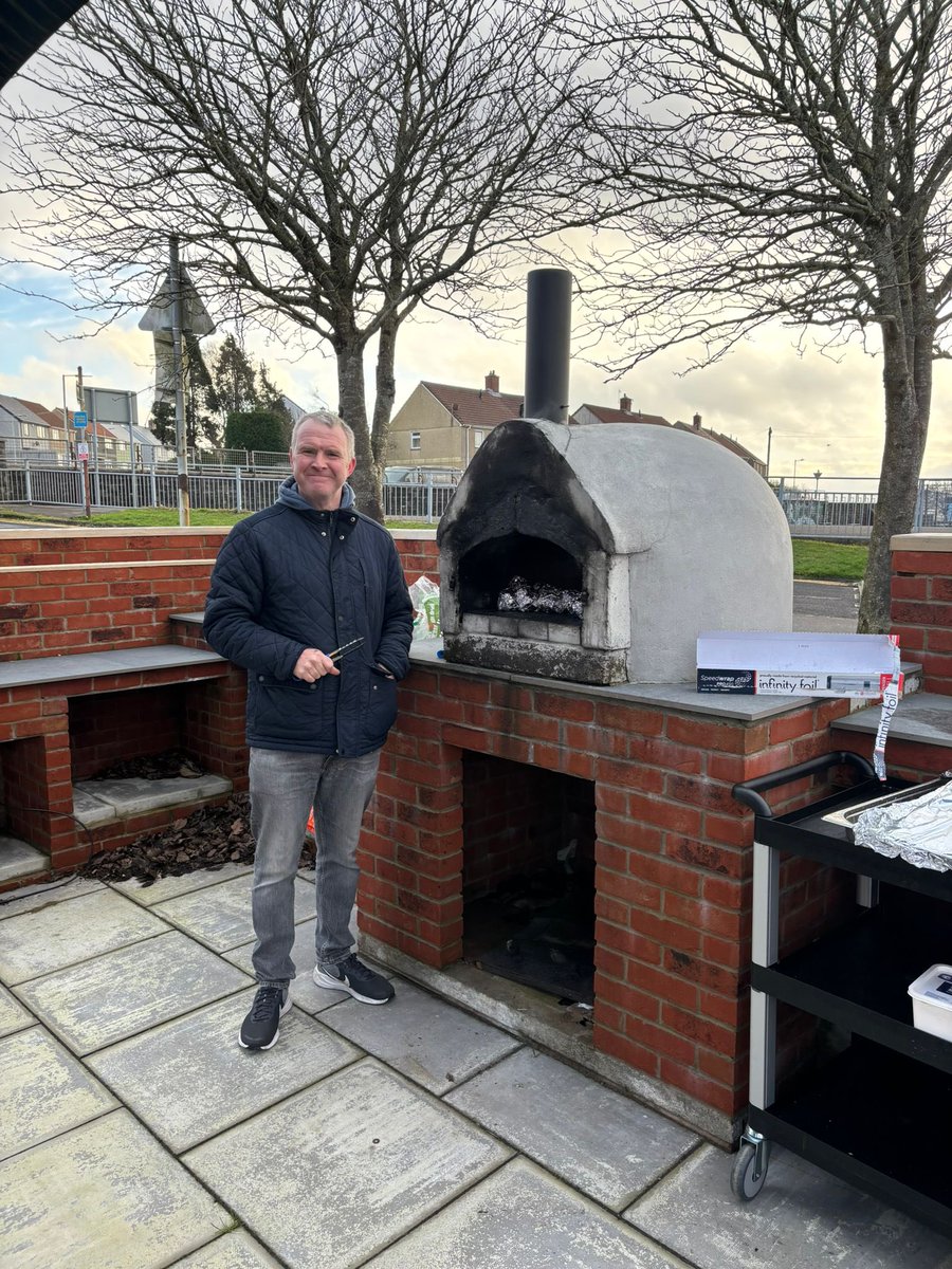 ClwydPrimary's tweet photo. Today was a huge success! We sold 65 jacket potatoes! What an amazing day 🥔 😀 Spud Bros inspiration makes its way to South Wales! @thespudbrothers https://t.co/puGqEnloVk