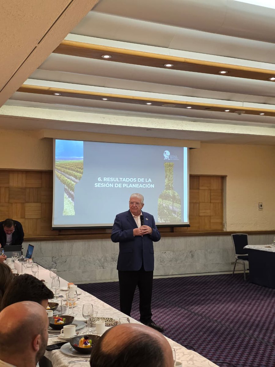 cmv_mx's tweet photo. Así se vivió la primera Junta del Consejo del año.🇲🇽
Un espacio para imaginar, planear y dar forma al rumbo del vino mexicano hacia 2026.
Agradecemos especialmente a #ISCAM por su acompañamiento y aportación estratégica en este ejercicio de análisis y planeación. 🍷🤝 https://t.co/SdXTo6TT7c