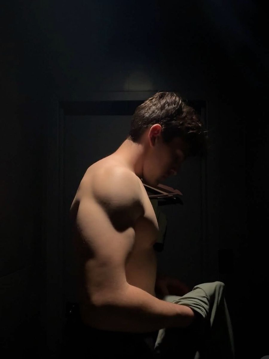 BGayCom's tweet photo. Former Big Ten football player Jake Eldridge says hiding his sexuality while playing Division I ball took a huge toll on his mental and physical health — and sharing his story is part of healing. 🌈💪
#JakeEldridge #LGBTQInSports #ComingOut #QueerFreedom
#gay https://t.co/5MZoAG0dx1