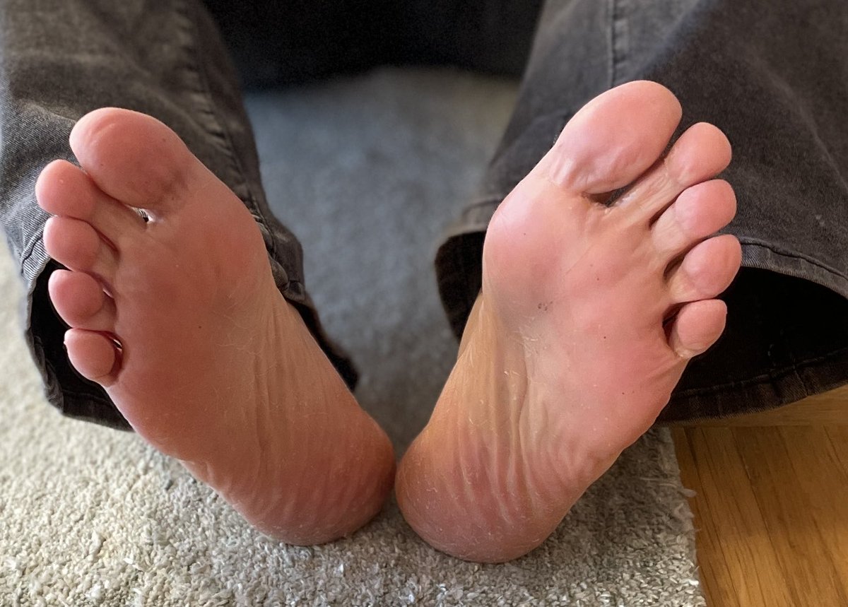 Sunnyclaire21's tweet photo. #modelssecret_ #FootPhotography
#BarefootVibes #PrettyFeet #FootAesthetic
#SoleFocus #FootModel #InstaFeet #FootLover
#CuteFeet #FootContent #PedicureGoals
#FeetOfTheDay #SoftSoles #FootObsessed https://t.co/wKMB9rRpXI