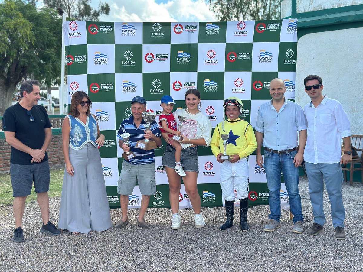 Con muy buen resultado se llevó a cabo la 1er reunión del año en el Hipódromo Irineo Leguisamo.
Participaron la Sec Gral <a href="/FloridaIDF/">Intendencia de Florida</a> <a href="/tartagliaestefa/">Estefania Tartaglia</a> el Dir Adm <a href="/Ignacio_Costa/">Tato Nacho</a> y el coordinador del hipódromo <a href="/MathDominguezz/">Mathias Domínguez Buffa</a>, avanzando en la planificación del trabajo para este 2026
