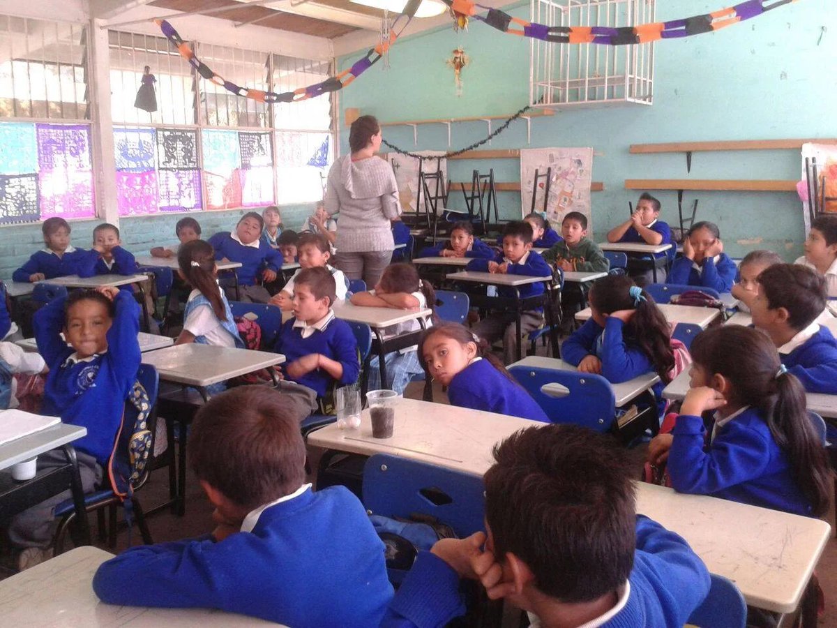 PresenciaUni's tweet image. ➡️ Escuelas de tiempo completo iniciarán el 3 de febrero en Querétaro: USEBEQ

El año pasado cerraron 4 escuelas de turno vespertino en el Centro Histórico, debido a que ya no se cubría la matrícula, por lo que únicamente se dejó el turno matutino 
presenciauniversitariauaq.com/?p=81173