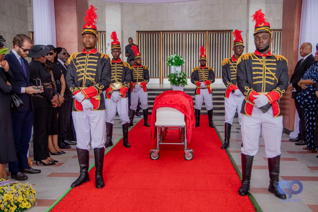 #RDC/ OBSÈQUES DU SÉNATEUR FRANÇOIS KANIKI ITUOME : Le Président National de l'UNC, l'honorable <a href="/VitalKamerhe1/">Vital Kamerhe</a> et son épouse <a href="/HamidaKamerhe/">HAMIDA CHATUR KAMERHE</a> ont rendu leurs dernièrs hommages au défunt ce jeudi 29 janvier 2026 au Palais du peuple.

<a href="/Bibishe6/">Bibishe Pascaline N</a>, <a href="/iubwe2/">Hon. Theophile basoshi</a>, <a href="/MarcelTshipepe2/">Marcel Tshipepele</a>,