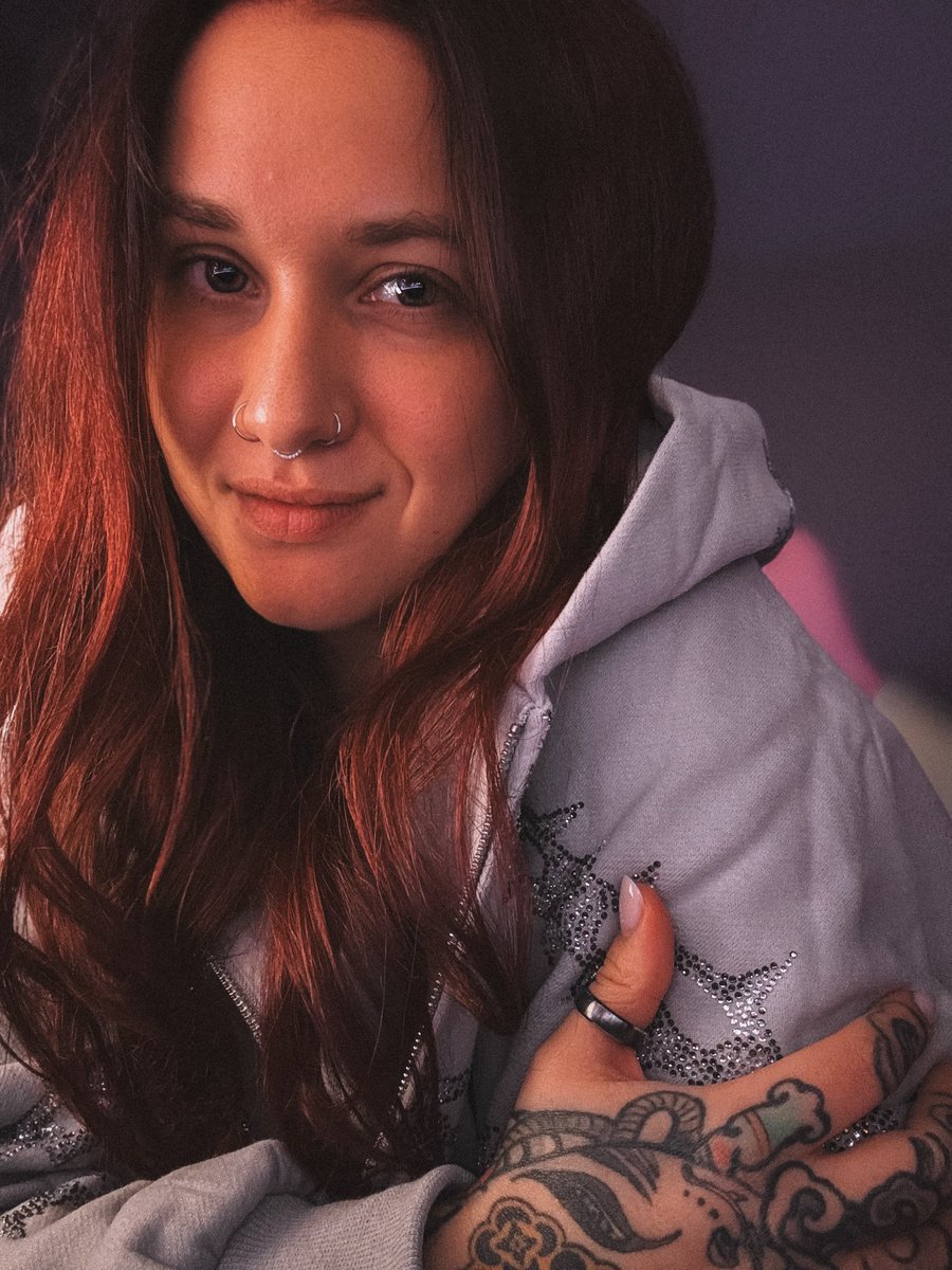 Kafikene's tweet photo. The feeling u get when after all the travels u finally go to the hairdresser and your hair looks nice again 🥰 https://t.co/w1SL4MN92T