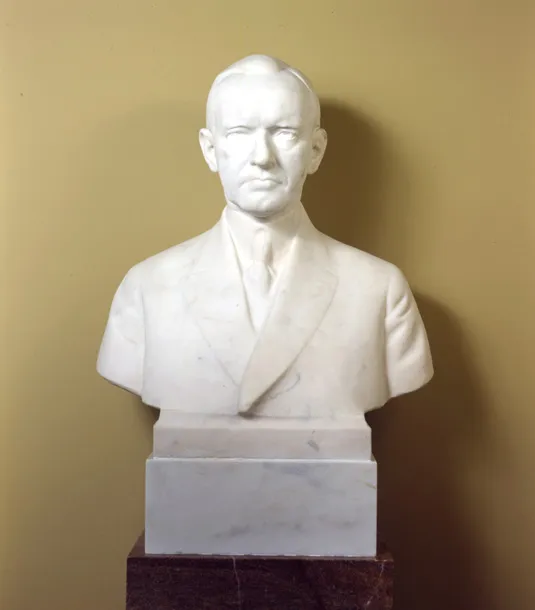PresidentsVisit's tweet image. Calvin Coolidge’s bust in the US Senate ⚰️🪦🦅🇺🇸🏛

Check out “Calvin Coolidge’s Tomb” from “Visiting the Presidents” for his legacy! visitingthepresidents.com/2026/01/20/sea… 

#CalvinCoolidge #Senate #Capitol