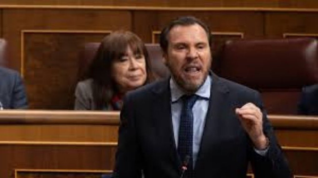 El ministro diciendo en el Senado que lo “lo hago muy bien” Dios mío, como se puede tener esa desfachatez y poca vergüenza?