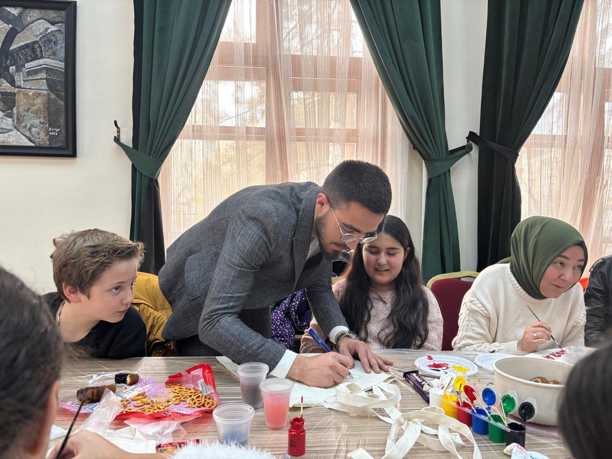 ✨ Gelecek Ailede Başlar! ✨
TÜGVA Karaman olarak bugün veli–çocuk atölyemizi büyük bir heyecan ve yoğun katılımla gerçekleştirdik.