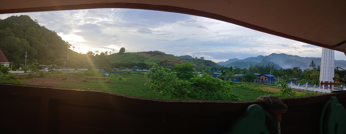 LiftHimHigher's tweet photo. My morning view🥰

JanjiMu seperti fajar pagi hari
Dan tiada pernah terlambat bersinar

Your promises are like the morning dawn
 And it's never too late to shine

Happy. Sabbath. Preparation. Day. https://t.co/A45QOqsiuC