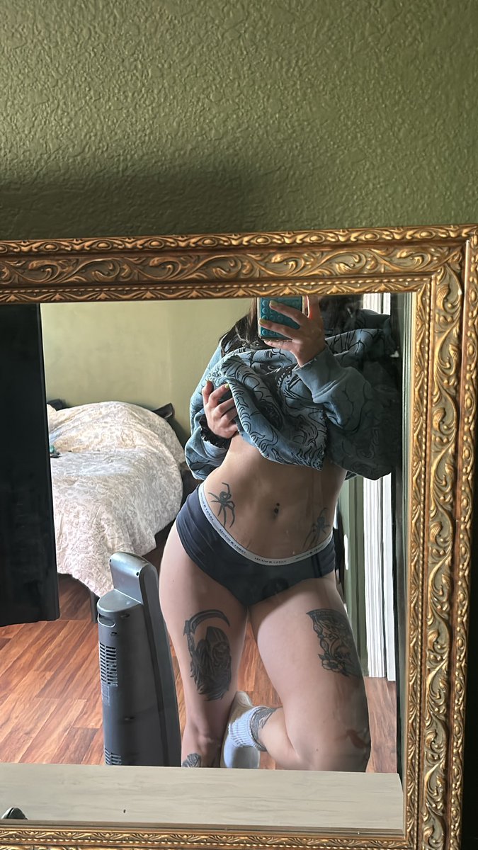 m3n4cing's tweet photo. Dropping new pics tonight on OF…. &amp; going live on TikTok😇😇❤️‍🔥❤️‍🔥👾👾 Stay tuned babes links are in Bio! https://t.co/uNg9kdAuHa