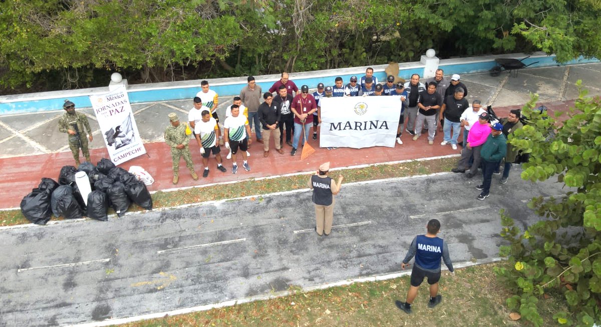 apicampeche's tweet image. ♻️La #Apicam a través de su Dirección Ambiental participó en la primera limpieza de playa 2026 realizada en el malecón de nuestra ciudad capital, a convocatoria de la Séptima Zona Naval. 🚮(1/2)