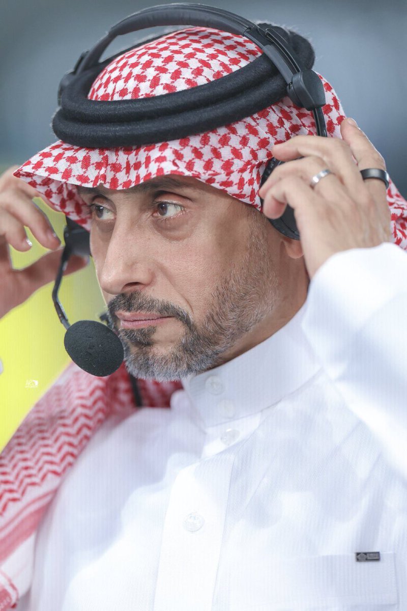 Prb5Y's tweet photo. سمو الأمير نواف بن سعد حفظه الله،

والله ماهو عيب لو استعنت بسامي الجابر في مناقشة المدرب فنياً!

الواضح للجميع ان فيه تخبط في التعاقدات!

ماهو عيب لو اسندت ملف التعاقدات لسامي!

مصلحة الهلال فوق الخلافات الشخصية!

افعلها يا نواف !

#الهلال
#الهلال_القادسيه https://t.co/gPYjepWVo2
