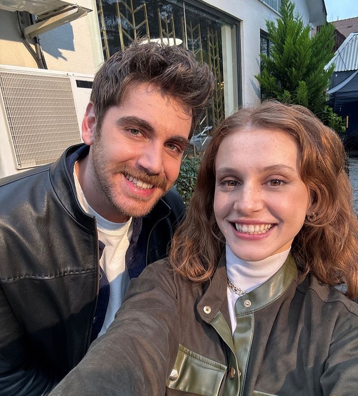 bi ara böyle bi çift vardı 
oldlar hatırlar 😔💔