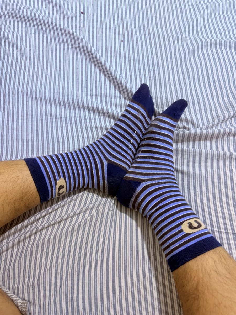 BasimIst's tweet photo. I like my new socks https://t.co/2DO2CoYfhC