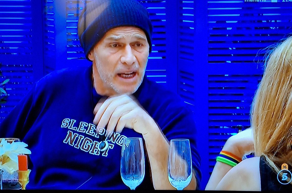 El personaje dice que quería desenmascarar a Cristina y al final la máscara se le cayó a él
FALSOOOOO
#SinCristinaNoHayGH
#GHDuoGala4