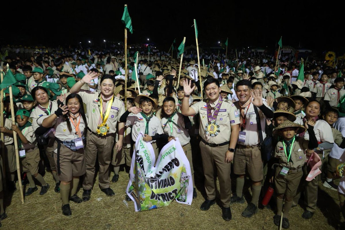 markroyboado's tweet image. Pagbati sa Nueve Ecija Council sa pangunguna ni Chairman Doc Anthony Umali sa matagumpay na 54th Nueve Ecija Provincial Jamboree! Taas ng energy at parang mini-APR Jamboree ang opening Ceremonies! Almost 9k scouts and scout leaders in attendance! Galing! #ScoutingPH