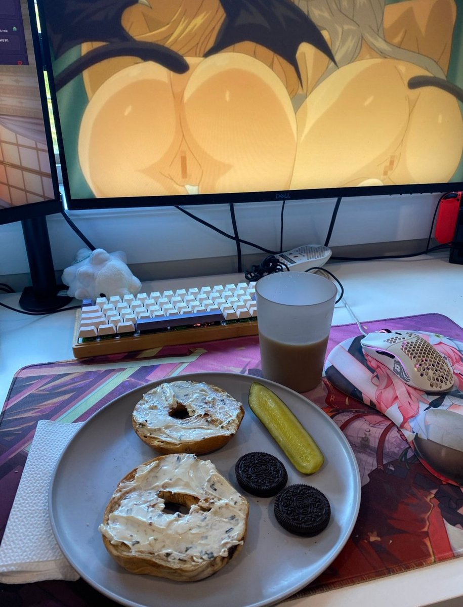 Esperando el primer partido del Tate de visitante 
Hoy se gana 🇦🇹