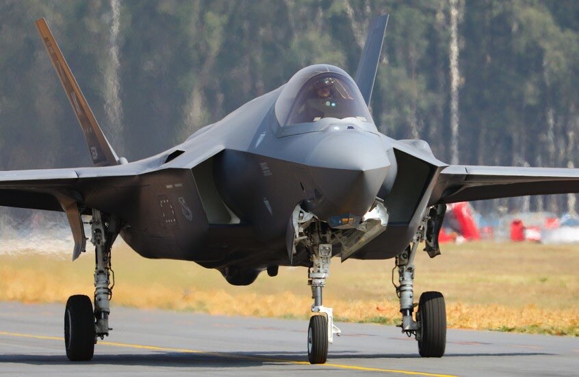 مقاتلات إف 35 من الجيل الخامس في طريقها إلى الشرق الأوسط.

(وسائل إعلام أميركية)

-