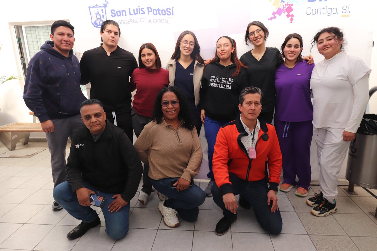 A nombre del alcalde <a href="/EF_Galindo/">Enrique Galindo C</a> y la Pdta <a href="/EstelaArriagaM/">Estela Arriaga</a>, gracias a nuestros pasantes del área de la salud, entre médicos, odontólogos y fisioterapeutas que concluyeron su servicio social en el <a href="/DIFMunicipalSLP/">DIF Municipal SLP</a> por su atención y apoyo a la población potosina. 
<a href="/jessicaalbarra7/">jessica albarran</a>