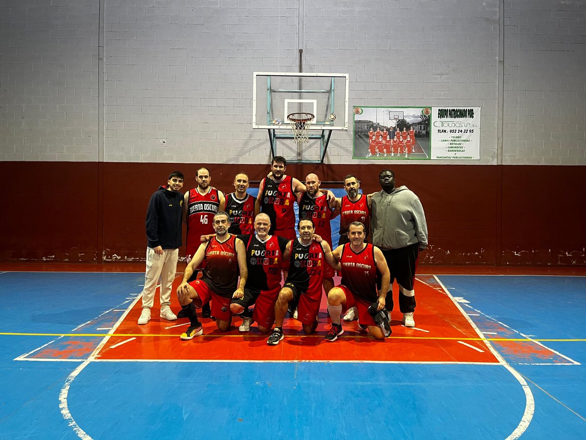 BayoKane's tweet photo. Gran partido del conjunto+35 que un día más deja todo en la pista🔥

Seguimos minimizando errores..🧠
Cada día intentando hacer partidos más completos💪🏿💪🏿

Seguiremos informando...
@CDJPuertaOscura https://t.co/NVmIIzwHix