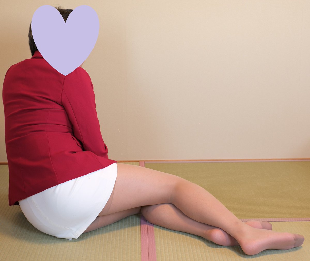 OkitakeA's tweet photo. I wanna let my hosiery laps be pantyhose fetish men's lap pillow.♡
#hosierylegs #miniskirt #panthoselegs #lappillow #redjacket #whiteonepiece #pantyhosefetish #正座フェチ #赤ジャケット #パンスト脚 #ミニスカ #膝枕 #脚フェチ https://t.co/fnrFSGxLix