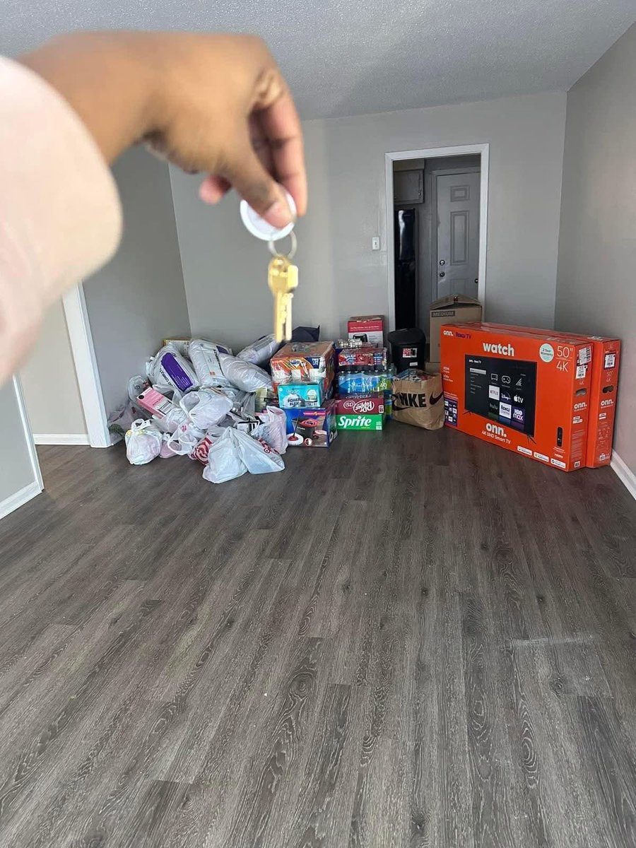 layxsnv's tweet image. That new apartment on the way 💕🥰 Lock in !