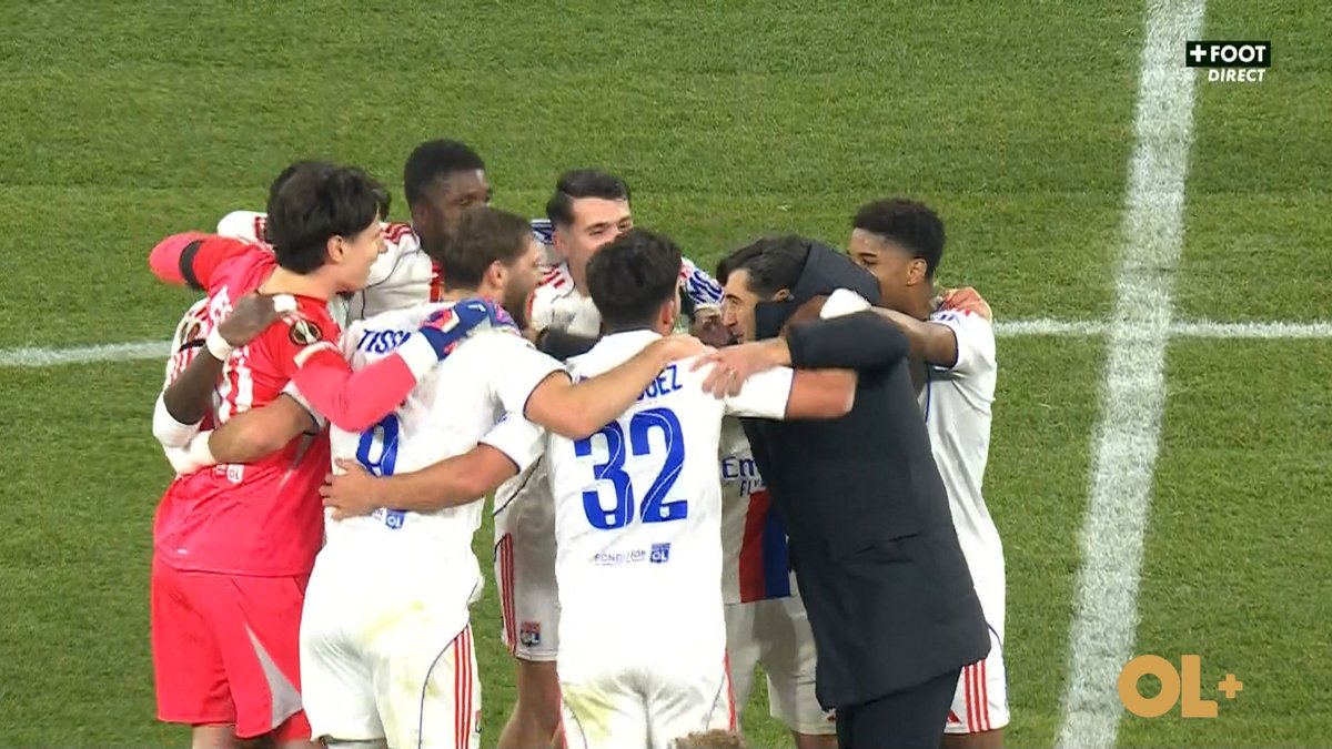 OL__Plus's tweet photo. #OL 4-2 #PAOK
Elle est belle la jeunesse !
#OLPAOK https://t.co/CZVRjEoUBM
