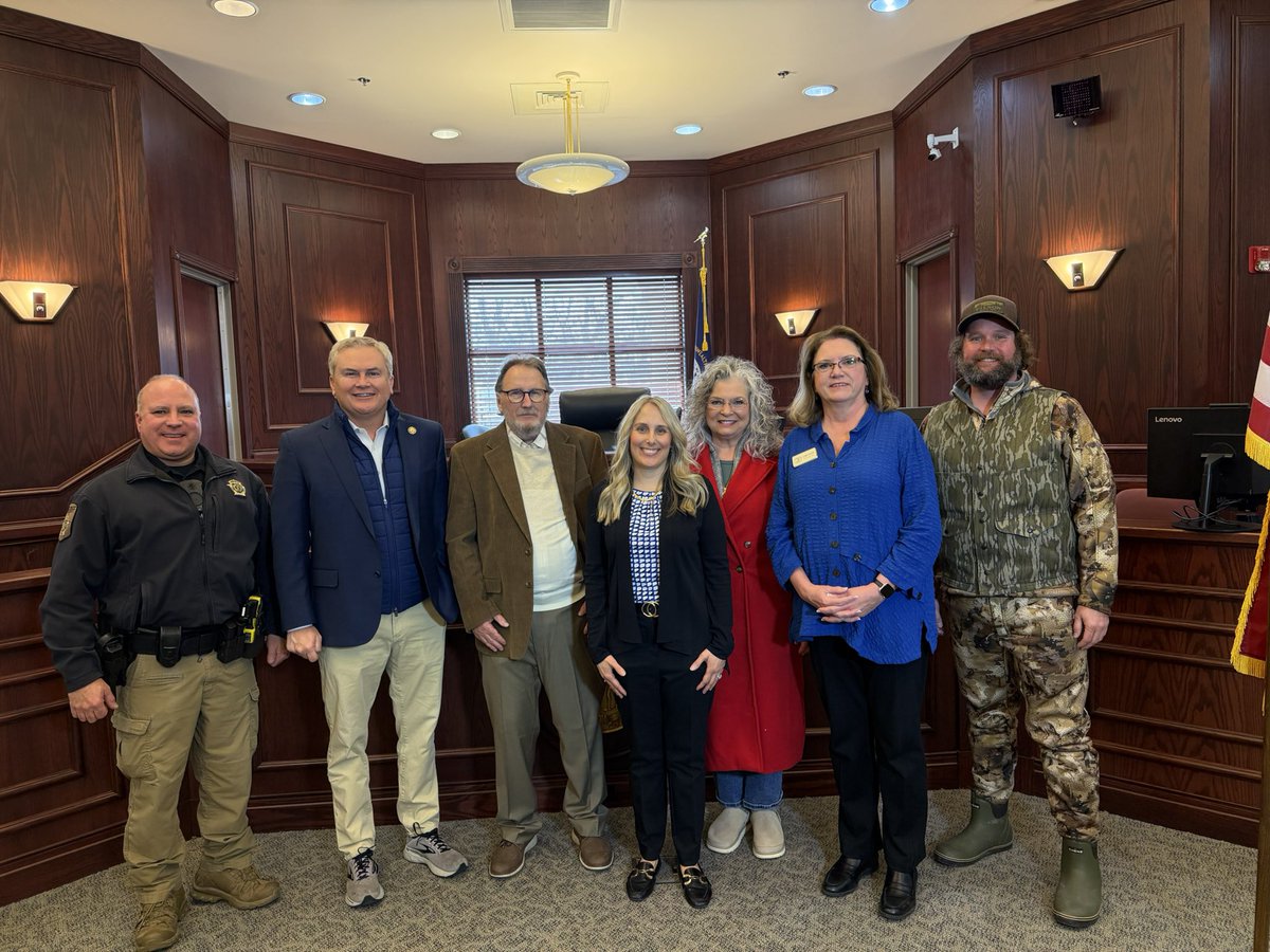 JamesComer's tweet image. Official stops in Lyon and McCracken Counties today. Announced $1M community project funding for Eddyville Wastewater Treatment Plant; announced $1.75M for Paducah/McCracken Joint Sewer Agency; and discussed federal healthcare policy with Mercy Health Hospital administrators.…