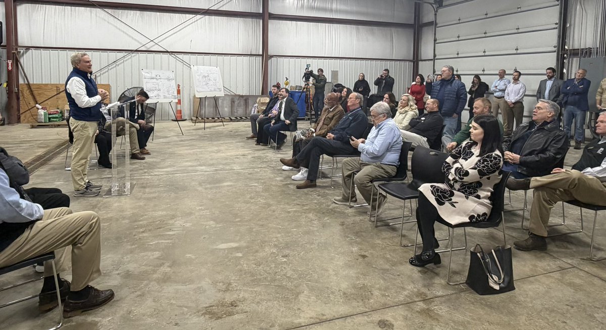JamesComer's tweet image. Official stops in Lyon and McCracken Counties today. Announced $1M community project funding for Eddyville Wastewater Treatment Plant; announced $1.75M for Paducah/McCracken Joint Sewer Agency; and discussed federal healthcare policy with Mercy Health Hospital administrators.…